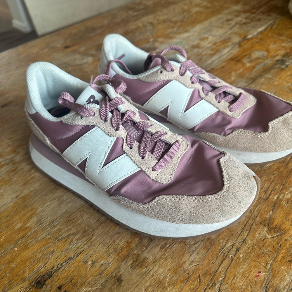 New Balance Women's Mauve and Cream Casual Sneakers